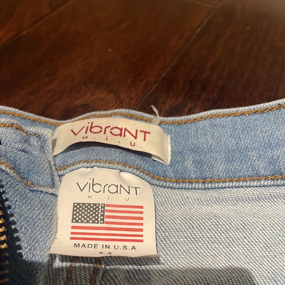 Denim shorts - Picture 3 of 3